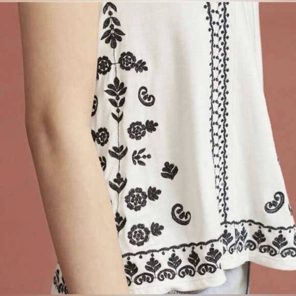 NWT Anthropologie Akemi+Kin Embroidered Sleeveless Top Antique White & Black XS - Picture 3 of 13
